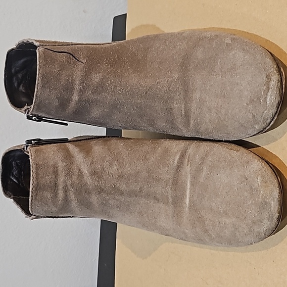 Aquatalia waterproof suede ankle boots - Picture 2 of 10